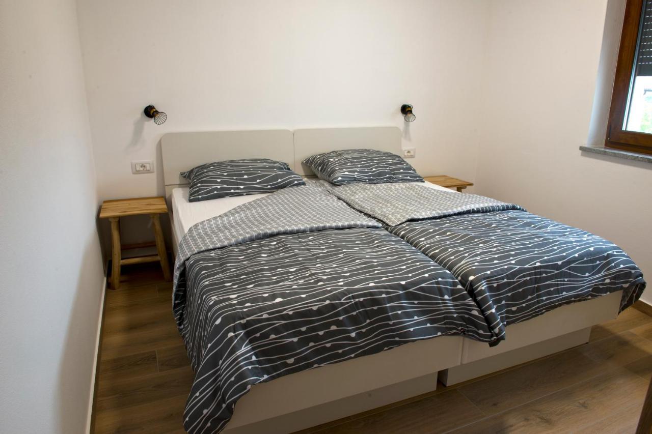 Apartmaji Tanto Malovse Crnice Εξωτερικό φωτογραφία