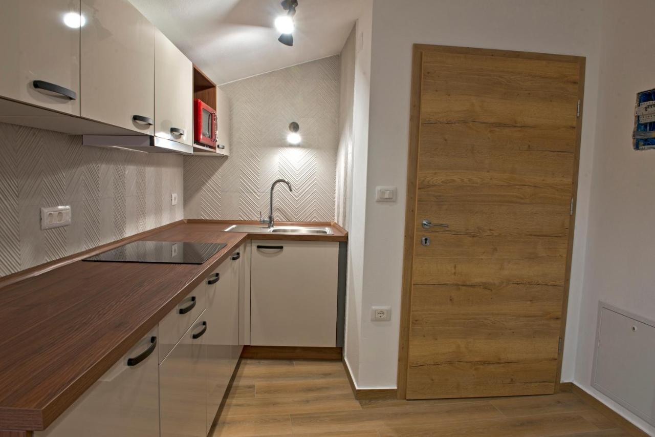 Apartmaji Tanto Malovse Crnice Εξωτερικό φωτογραφία