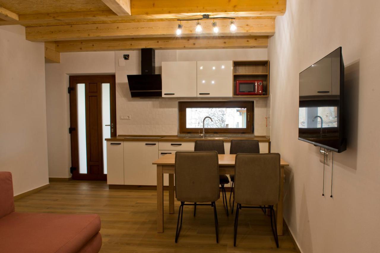 Apartmaji Tanto Malovse Crnice Εξωτερικό φωτογραφία