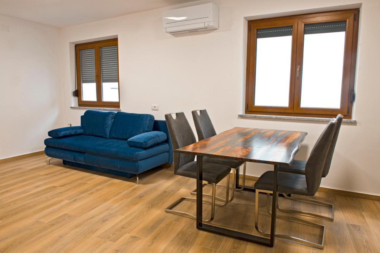 Apartmaji Tanto Malovse Crnice Εξωτερικό φωτογραφία
