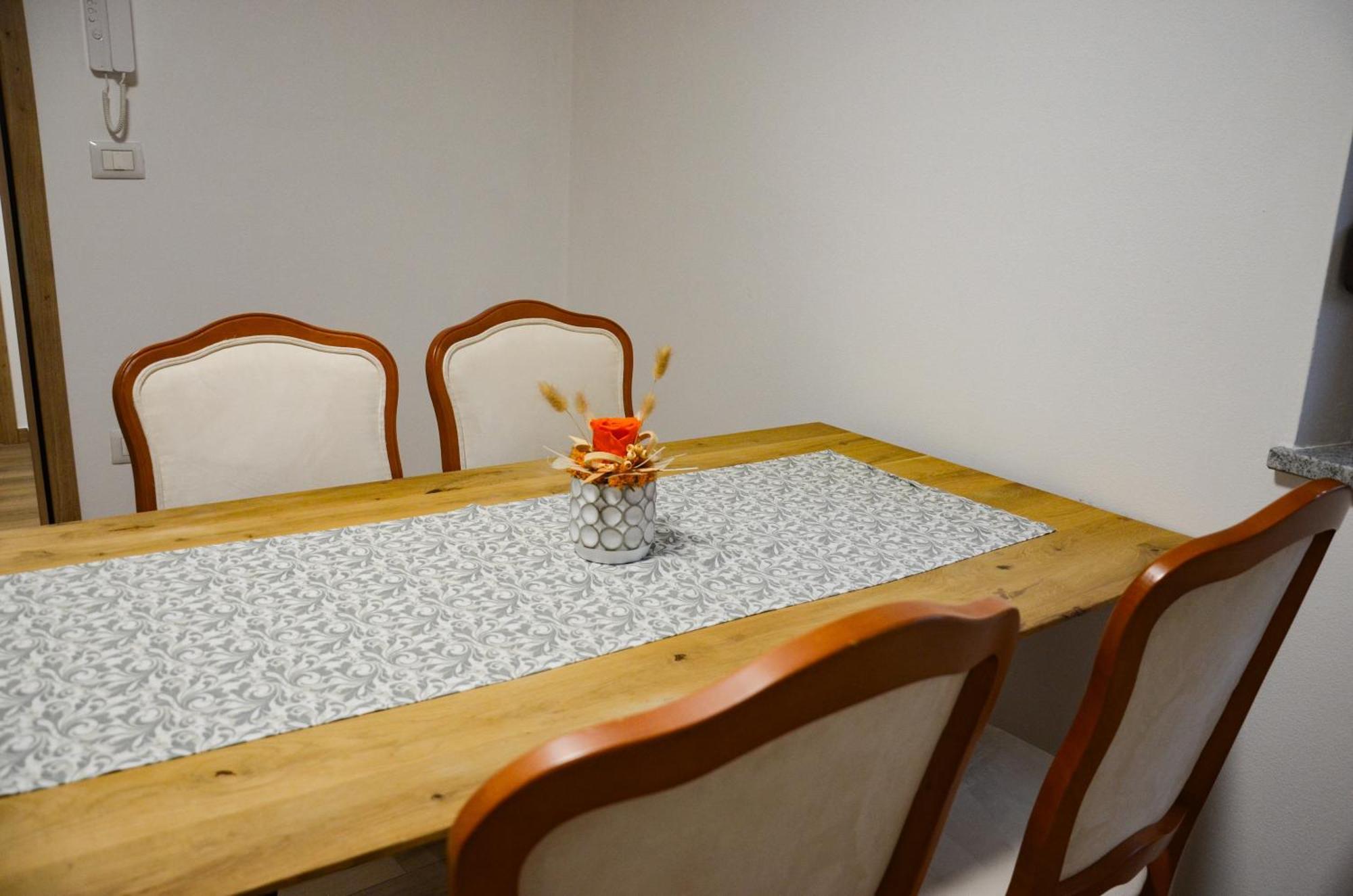 Apartmaji Tanto Malovse Crnice Εξωτερικό φωτογραφία