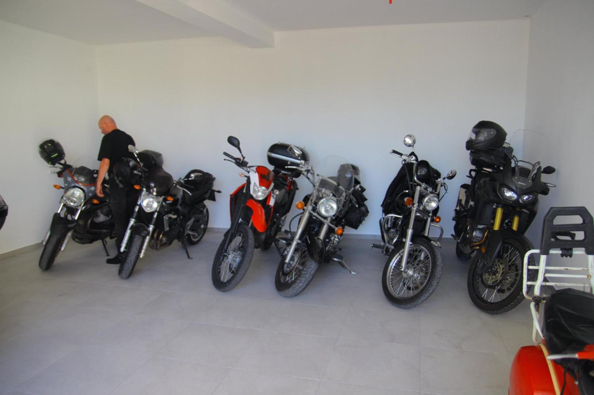 Apartmaji Tanto Malovse Crnice Εξωτερικό φωτογραφία
